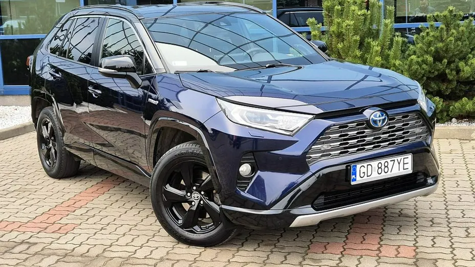 TOYOTA RAV4 -