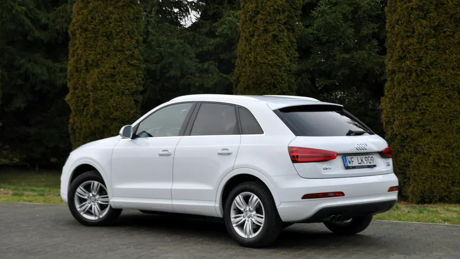 AUDI Q3 -