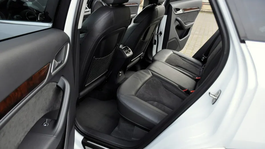 AUDI Q3 -