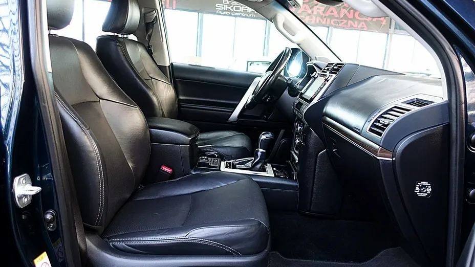 TOYOTA Land Cruiser -