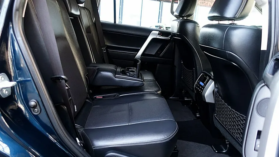 TOYOTA Land Cruiser -