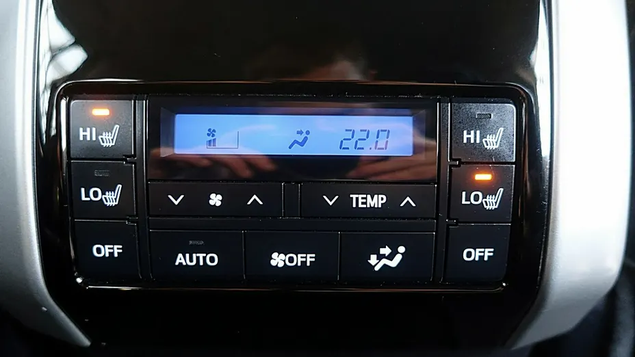 TOYOTA Land Cruiser -