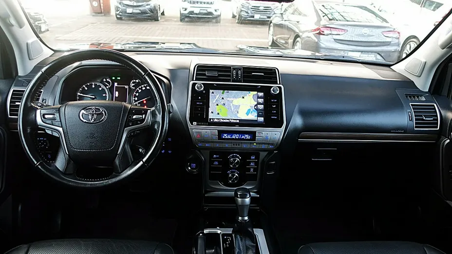 TOYOTA Land Cruiser -