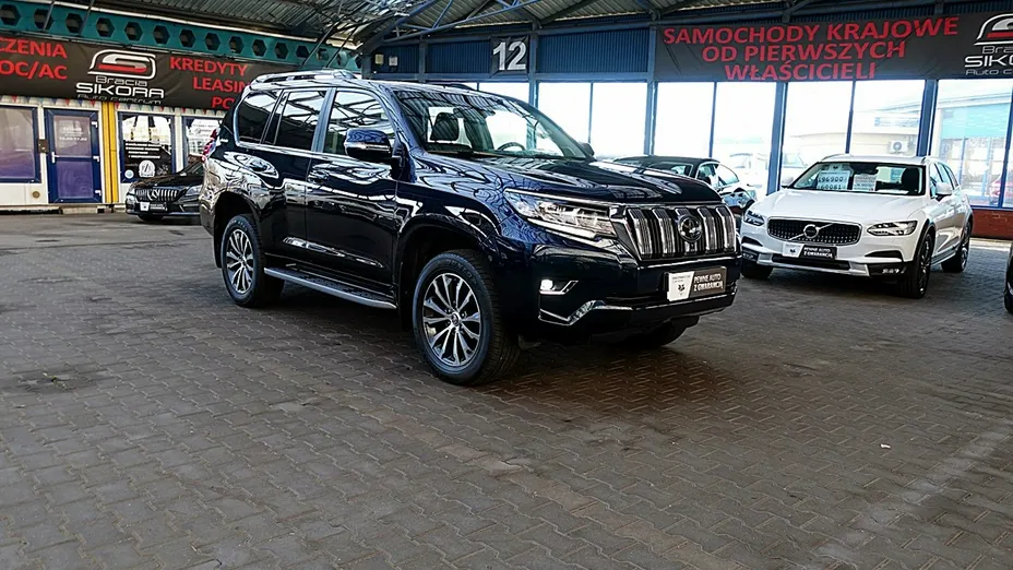 TOYOTA Land Cruiser -