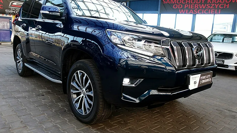 TOYOTA Land Cruiser -