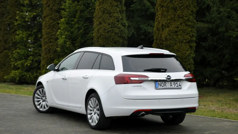 OPEL Insignia -