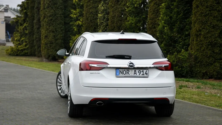 OPEL Insignia -