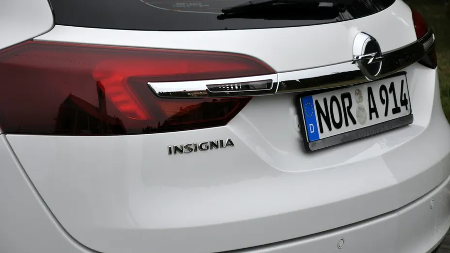 OPEL Insignia -