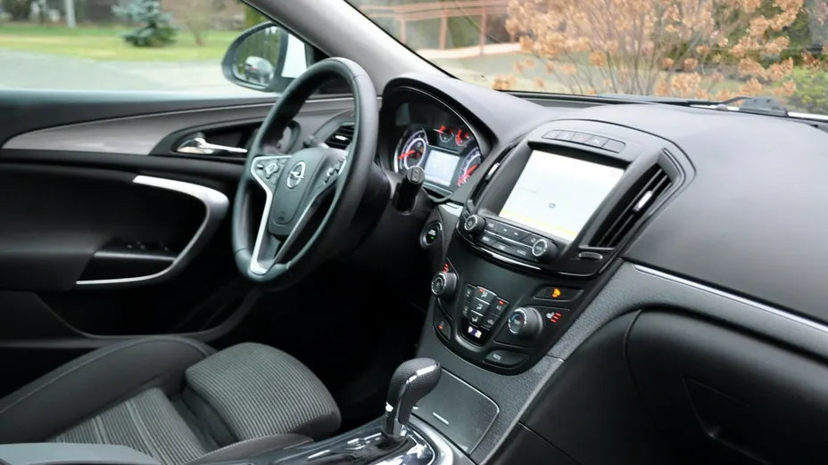 OPEL Insignia -