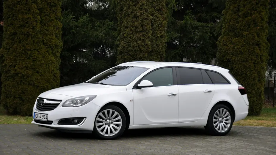 OPEL Insignia -