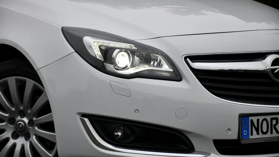 OPEL Insignia -