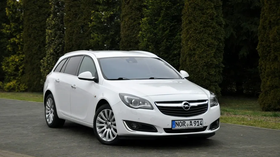 OPEL Insignia -