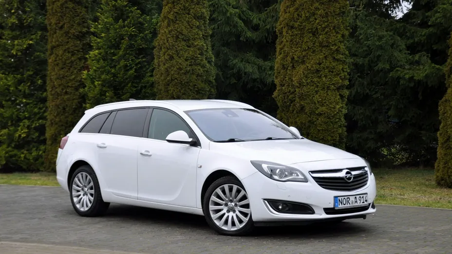 OPEL Insignia -
