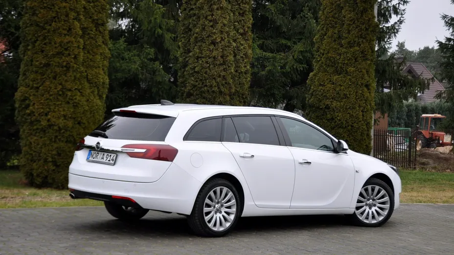 OPEL Insignia -