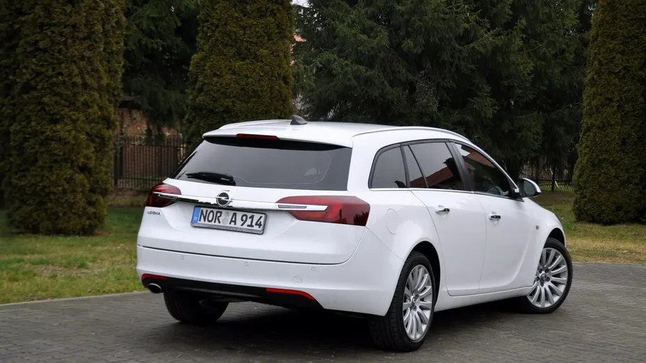 OPEL Insignia -