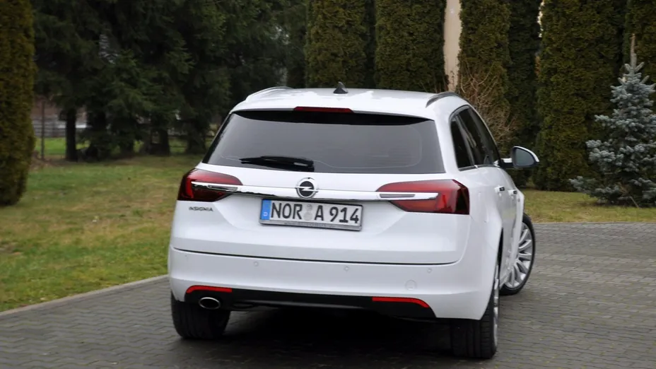 OPEL Insignia -