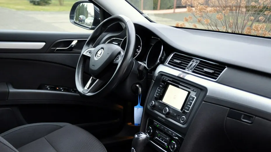 SKODA Superb -