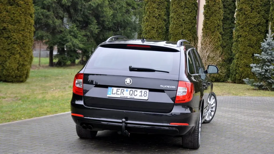 SKODA Superb -