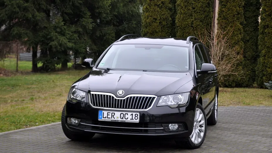 SKODA Superb -