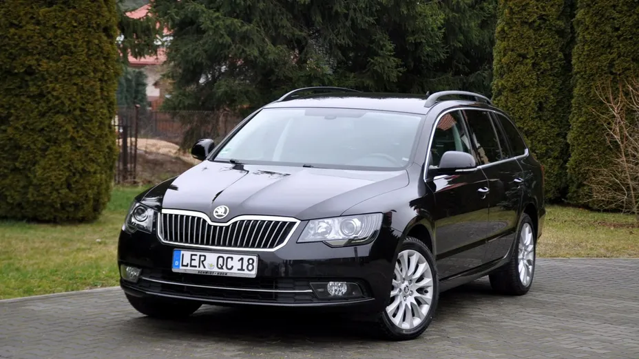 SKODA Superb -