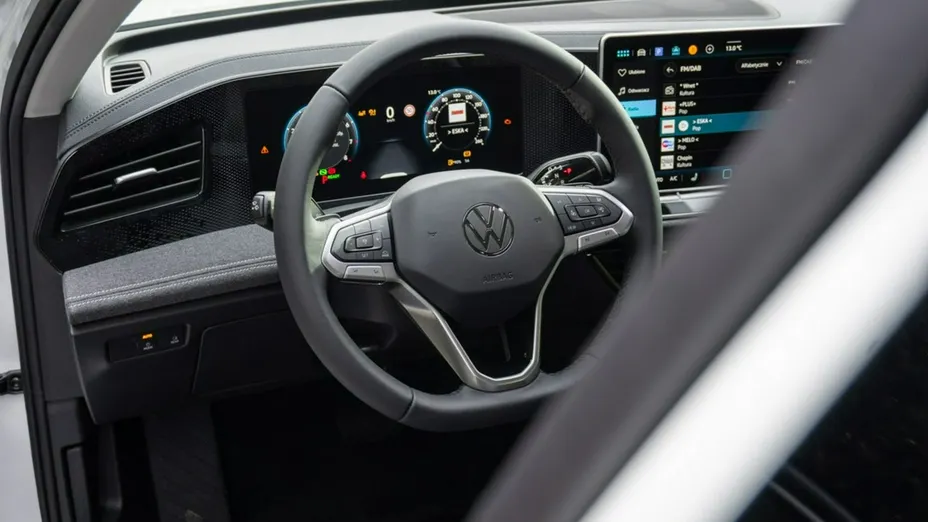 VOLKSWAGEN Passat -