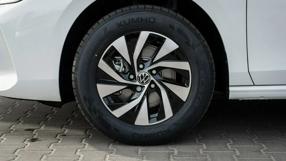 VOLKSWAGEN Passat -