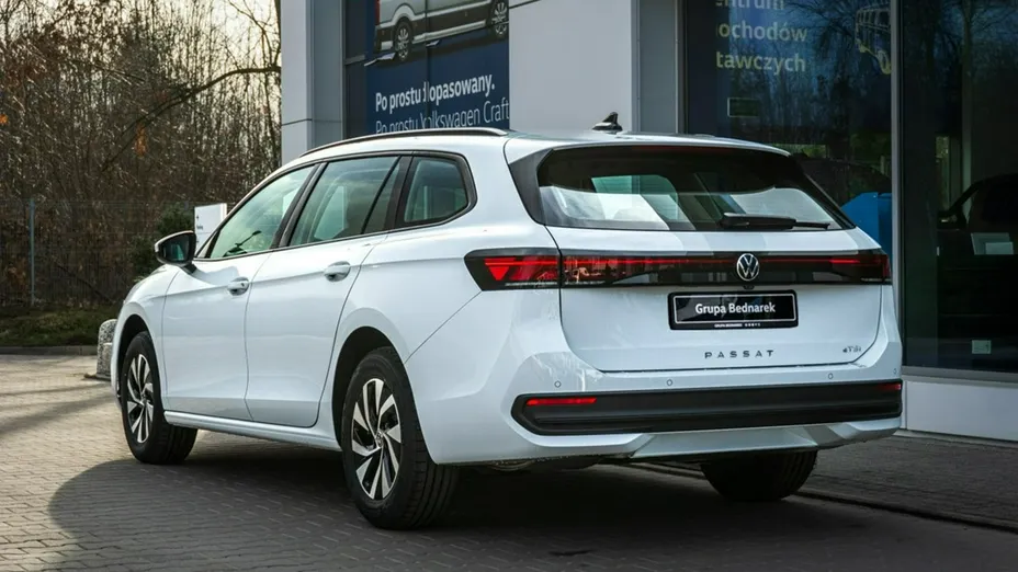 VOLKSWAGEN Passat -