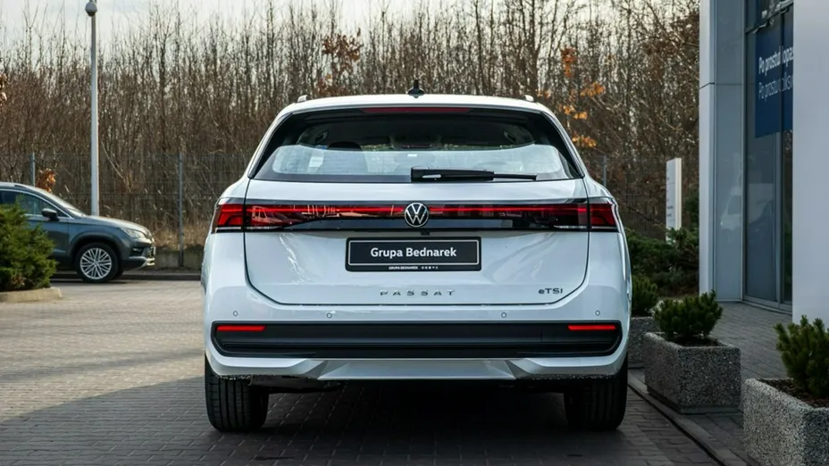 VOLKSWAGEN Passat -