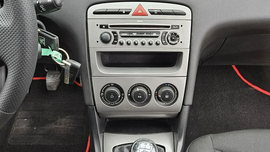 PEUGEOT 308 -