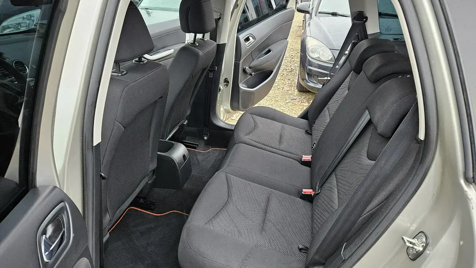 PEUGEOT 308 -