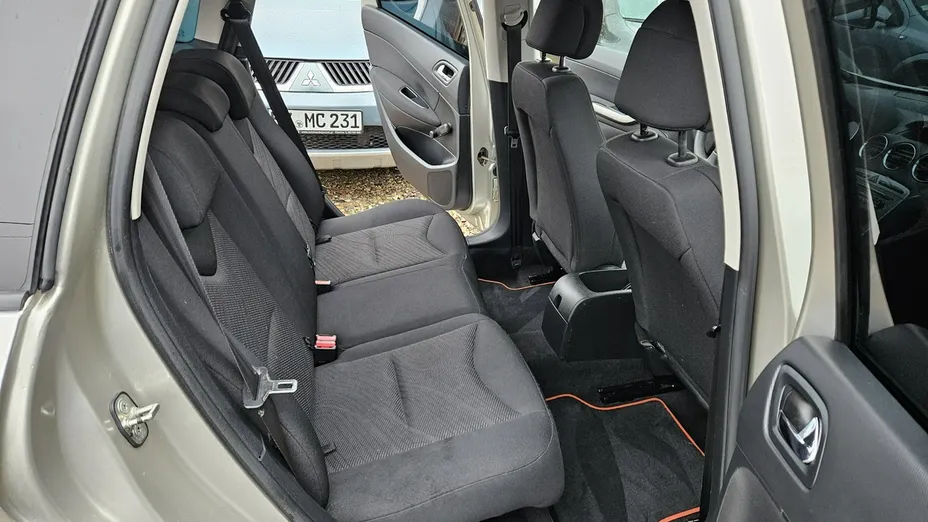 PEUGEOT 308 -