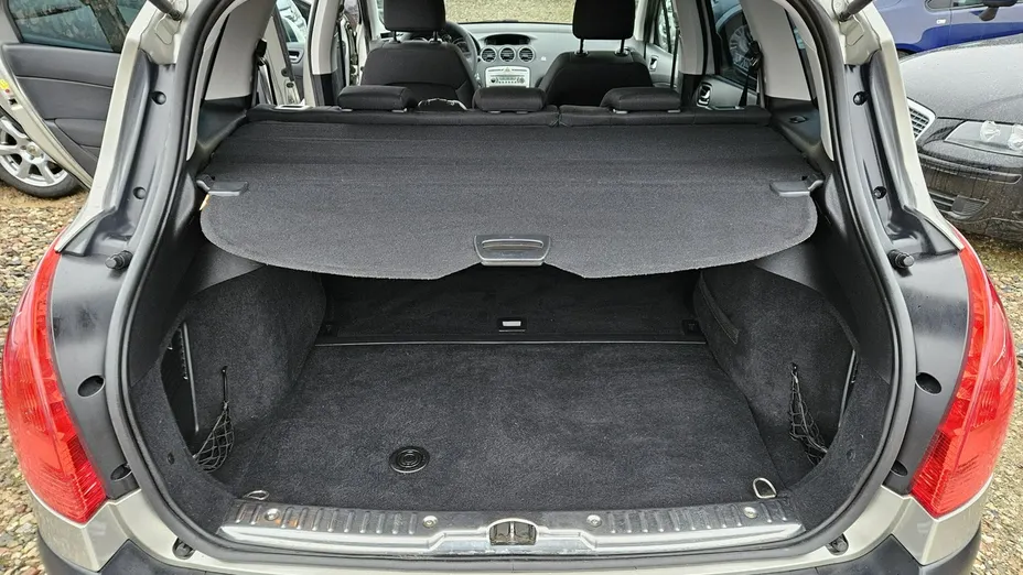 PEUGEOT 308 -