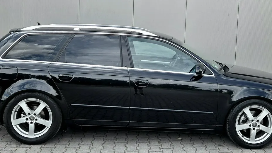 AUDI A4 -