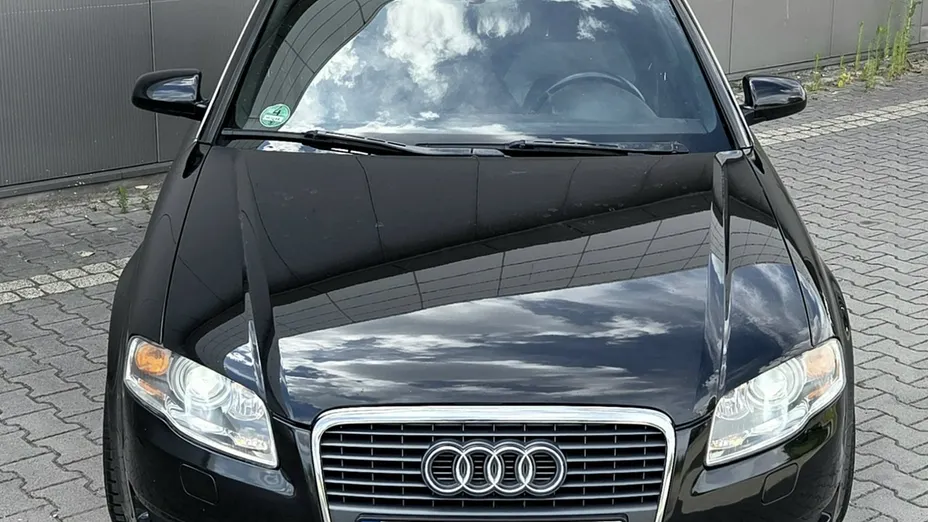 AUDI A4 -