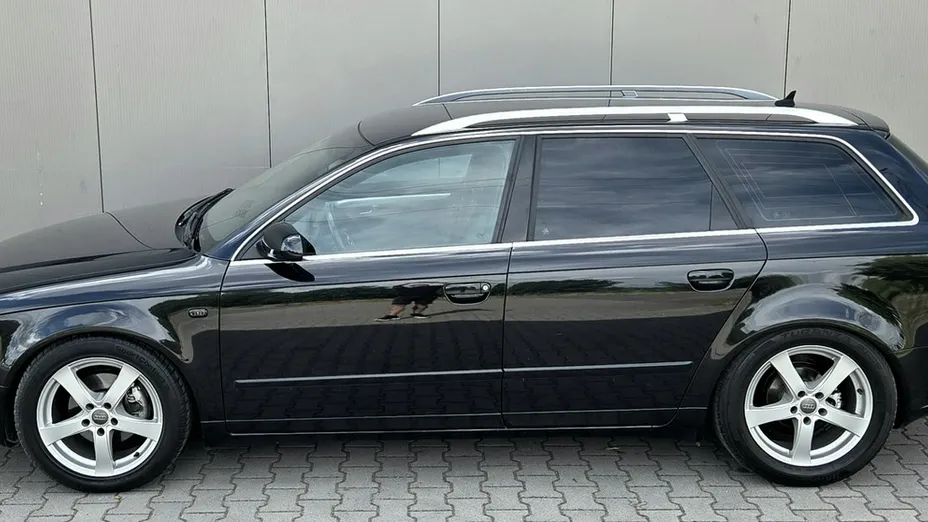 AUDI A4 -