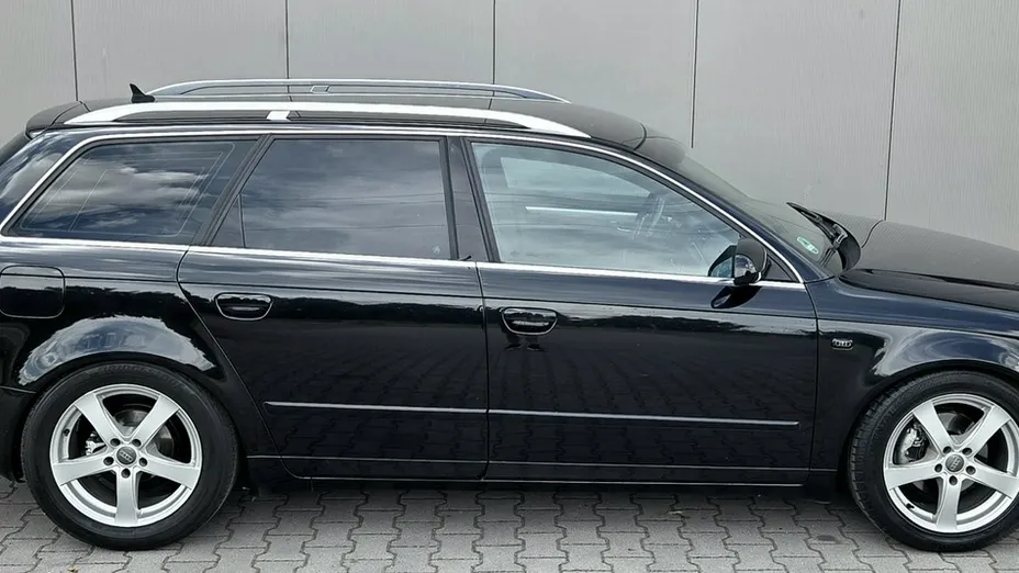 AUDI A4 -