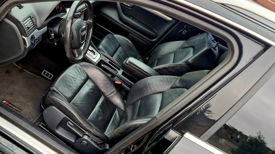 AUDI A4 -