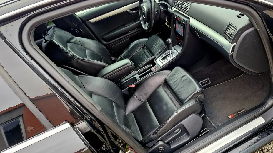 AUDI A4 -