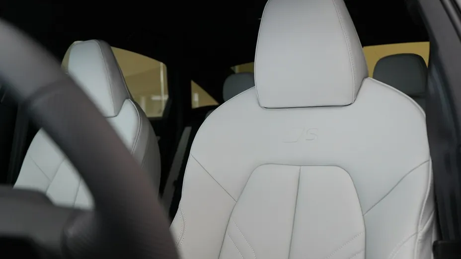AUDI A6 -