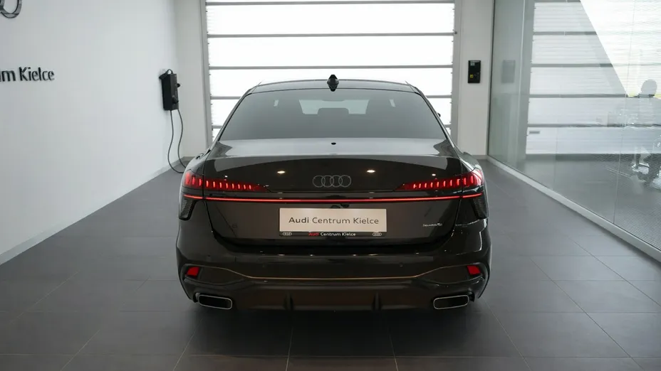 AUDI A6 -