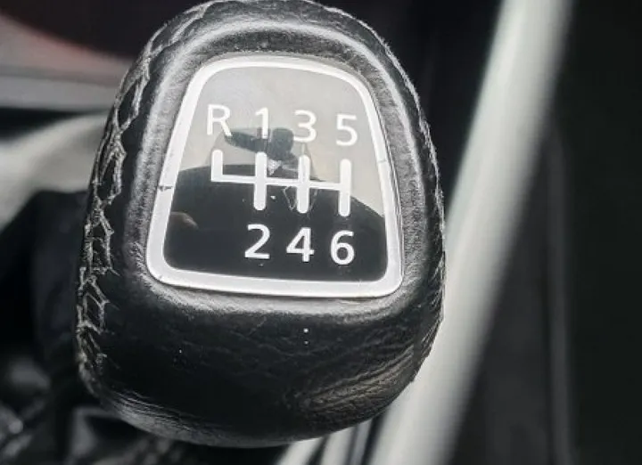 MITSUBISHI Outlander -