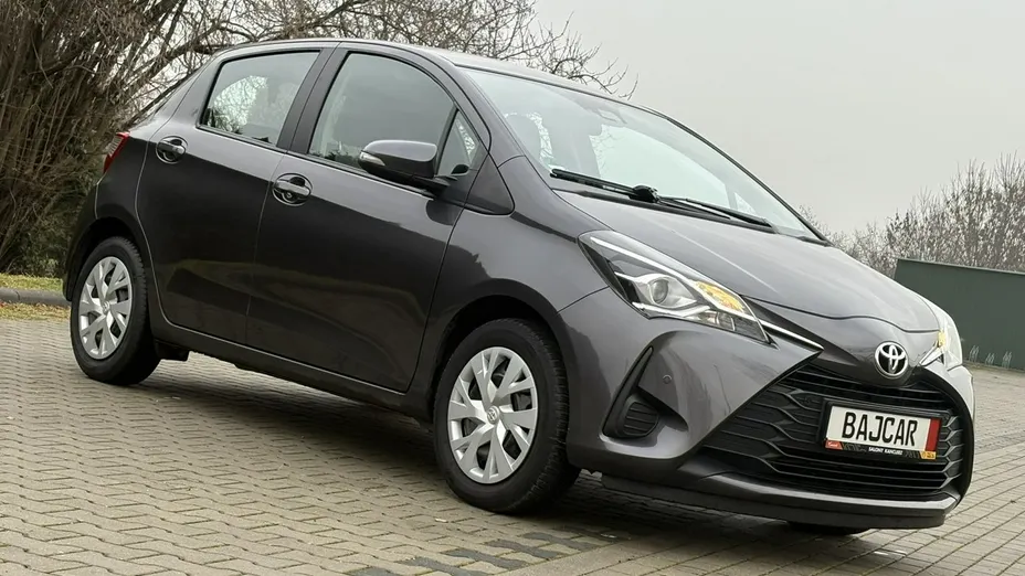 TOYOTA Yaris -