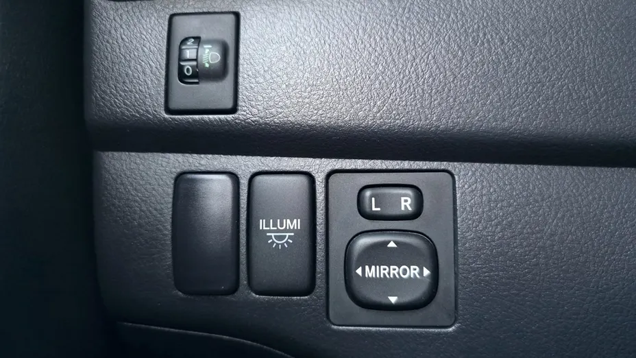 DAIHATSU Materia -