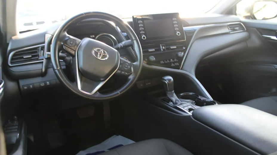 TOYOTA Camry -