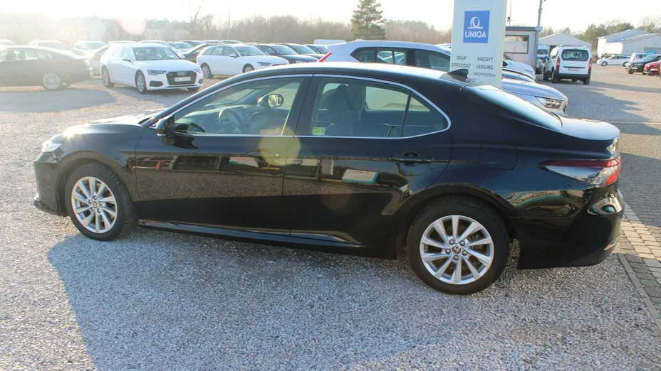 TOYOTA Camry -