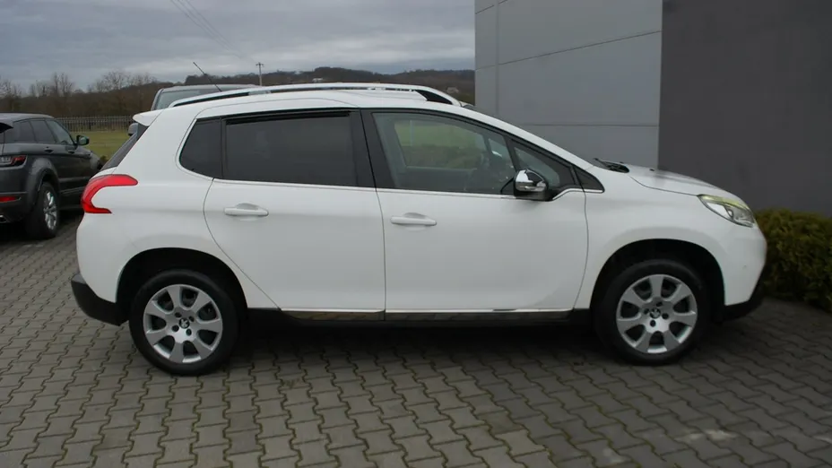 PEUGEOT 2008 -