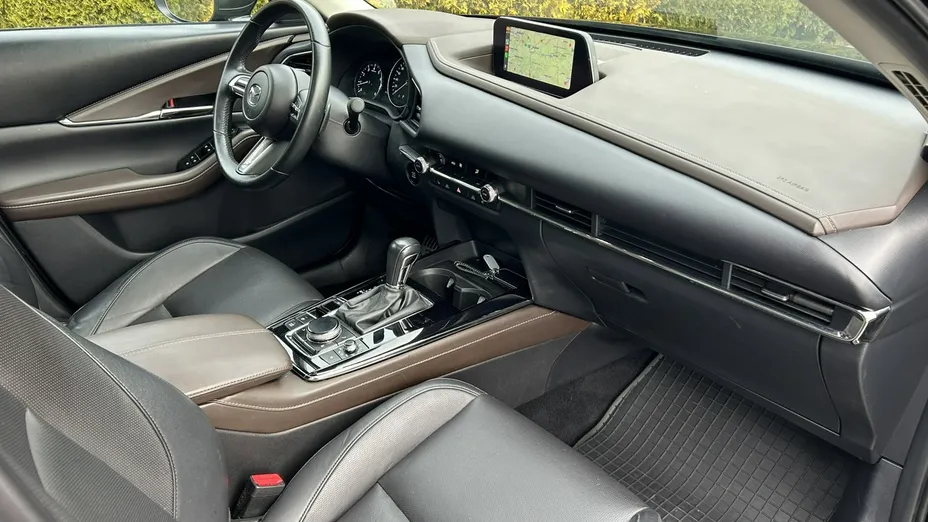 MAZDA CX-30 -