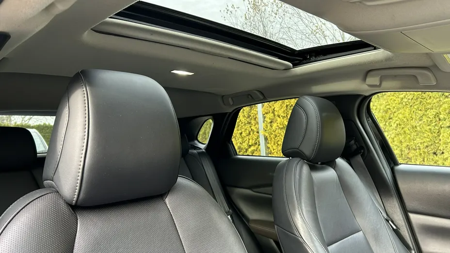 MAZDA CX-30 -