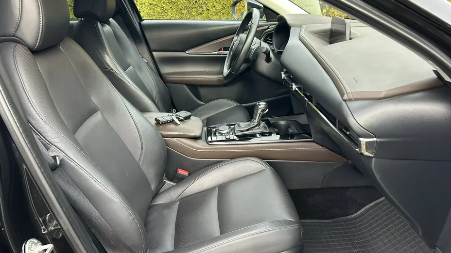 MAZDA CX-30 -