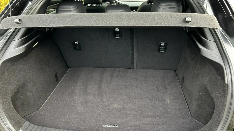 MAZDA CX-30 -